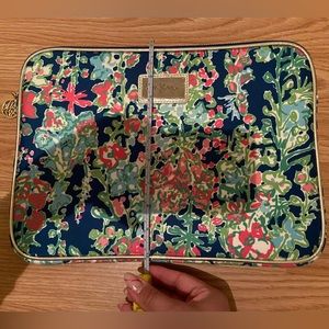 Lilly Pulitzer Laptop Cover case measures 13.5x10